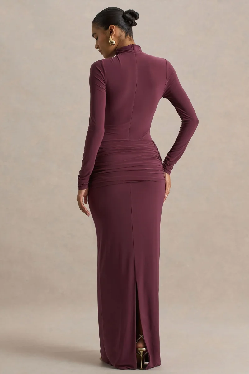 Myra | Burgundy långklänning med draperad knytdetalj kring höften - Bild 3