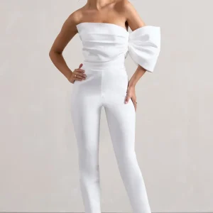 Adabella | Vit byxdress i satin med raka ben