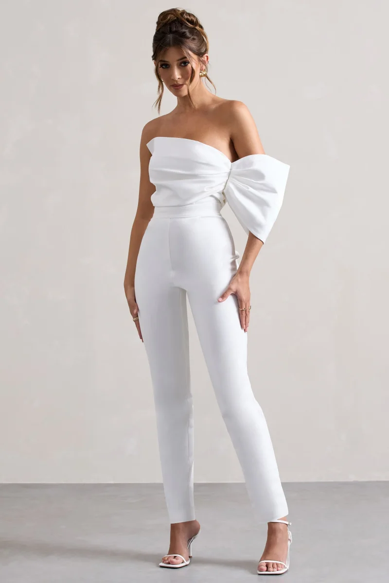 Adabella | Vit byxdress i satin med raka ben - Bild 6