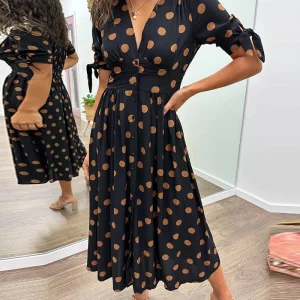 Freja | Elegant Prickig Klänning