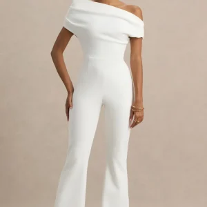 Alexandra | Vit byxdress med asymmetrisk halsringning
