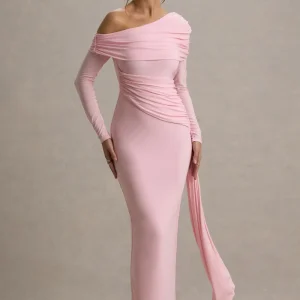 Valina | Rosa långklänning med asymmetrisk halsringning och draperad detalj över höften