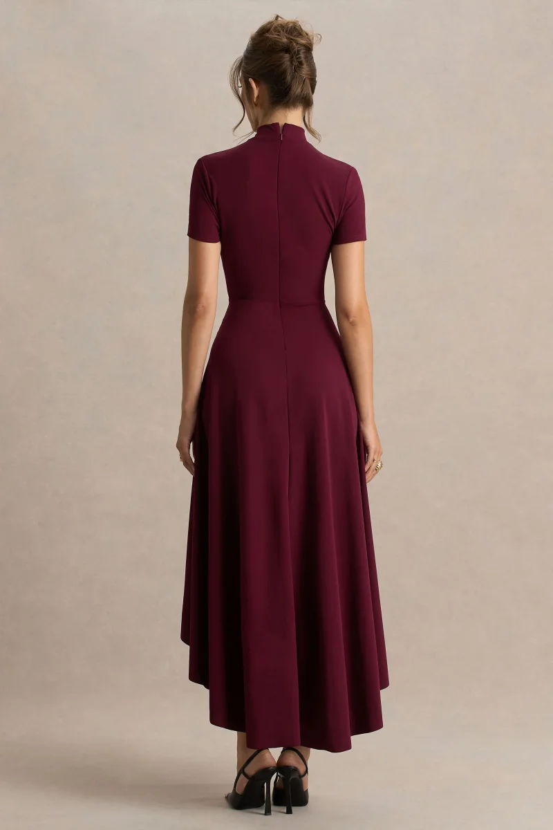 Bellona | Burgundy kortärmad midiklänning med hög hals och high-low-fåll - Bild 3